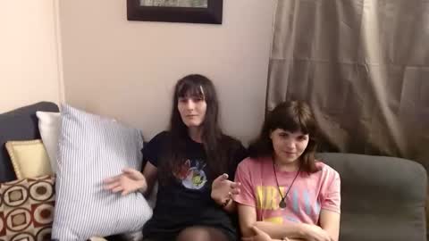 sabinewinters online show from February 19, 4:44 am