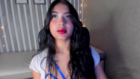 mariana  online show from February 7, 9:26 pm