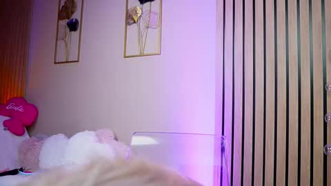 SabrinaJade online show from November 8, 7:00 am