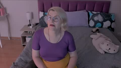 Sabrina MacMarren online show from February 24, 9:41 pm