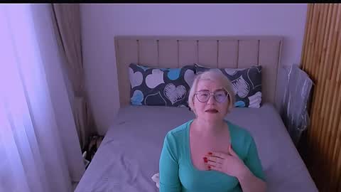 Sabrina MacMarren online show from April 13, 2:21 pm