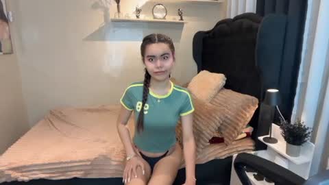 sabrinamadonna54 online show from June 23, 8:11 am
