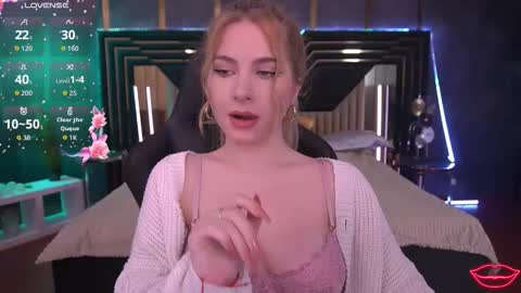 Snapshot of sabrinamuse chatting on September 10, 8:32 pm Sabrina online show from September 10, 8:32 pm