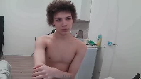 sadvetements online show from March 29, 5:14 pm