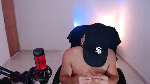 Snapshot of saenz_hotx chatting on October 9, 2:06 am saenz_hotx online show from October 9, 2:06 am