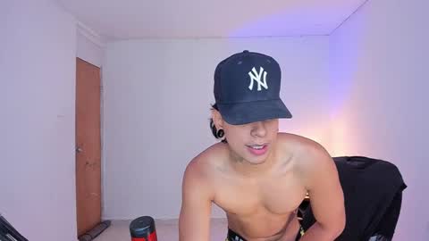 Snapshot of saenz_hotx chatting on October 11, 6:22 pm saenz_hotx online show from October 11, 6:22 pm