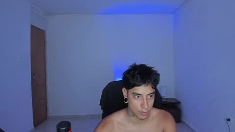 Snapshot of saenz_hotx chatting on October 13, 9:39 pm saenz_hotx online show from October 13, 9:39 pm