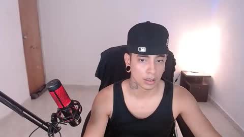 Snapshot of saenz_hotx chatting on September 21, 10:36 pm saenz_hotx online show from September 21, 10:36 pm