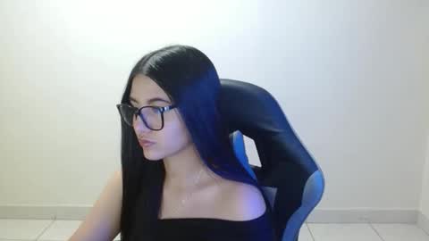 Sahaliefox  online show from April 17, 10:23 pm