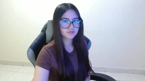 Sahaliefox  online show from November 12, 9:06 pm