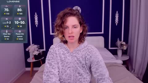 Adel online show from November 29, 7:27 am