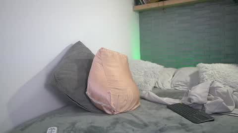 saimon  online show from December 14, 3:06 am