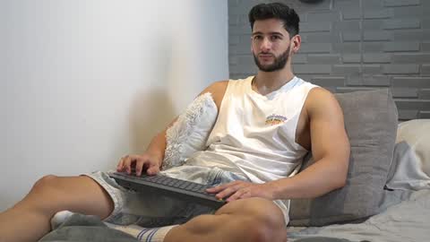 saimon  online show from January 14, 4:08 pm