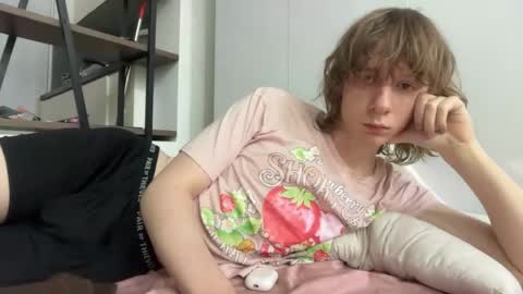 saintfawn online show from April 15, 2:59 am