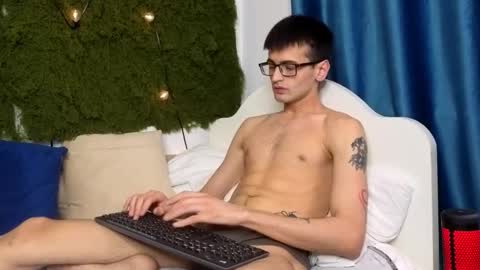 Mark online show from March 1, 8:13 pm