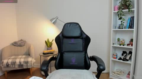 Sakura Harper online show from November 10, 5:43 am