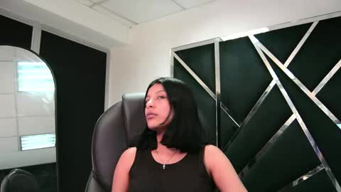 salmaportman_ online show from November 3, 12:44 am