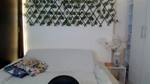 Salome online show from October 2, 3:22 pm