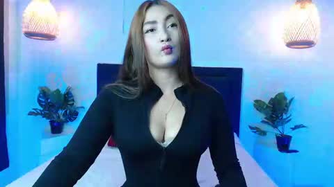 Snapshot of salome__lopez_ chatting on January 22, 1:42 pm SALOME online show from January 22, 1:42 pm