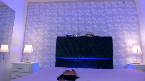 salome_simonz online show from May 3, 9:21 pm