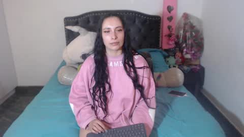 yenny online show from November 12, 3:42 am