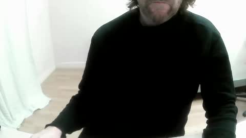 Saltimbanquier  Salt  ou  Banquier  online show from December 3, 8:11 am