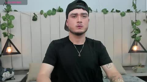 Salvatore  online show from November 9, 4:49 am