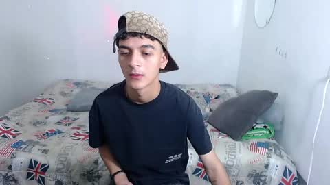sam__cute online show from April 25, 1:19 am