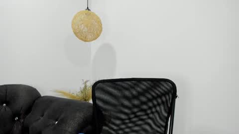 Samantha Larusso online show from December 7, 12:18 pm