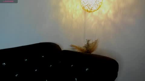 Samantha Larusso online show from December 3, 11:40 am