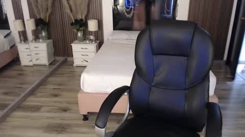 SAM MANSON online show from October 27, 12:49 pm