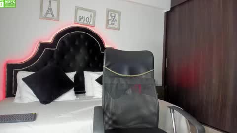sam_rouge online show from March 3, 11:24 pm