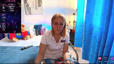 Samanta Stone online show from December 2, 9:01 pm