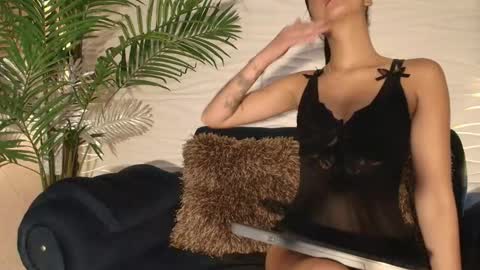 samantha_hott01 online show from November 11, 10:50 am