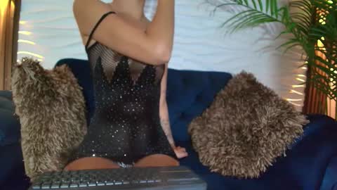 samantha_hott01 online show from November 5, 11:12 am