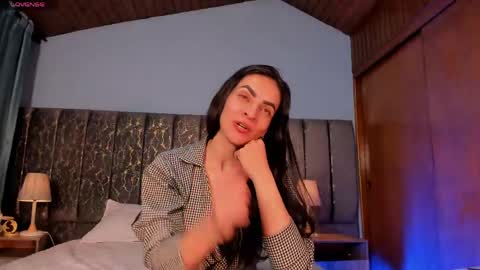 samantha_velle online show from April 17, 1:19 am