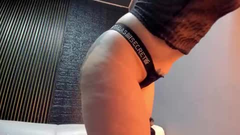 samanthajonexxx online show from November 1, 2:38 pm