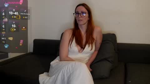 Snapshot of samarafromthewell chatting on February 21, 12:49 am Samara From The Well online show from February 21, 12:49 am