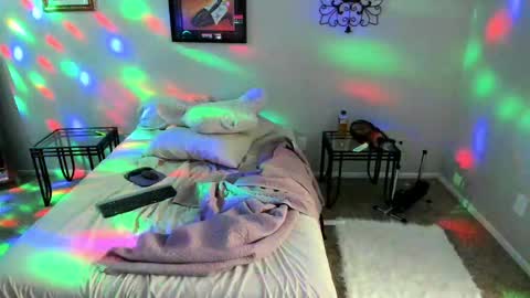 Yaya online show from February 18, 11:30 pm