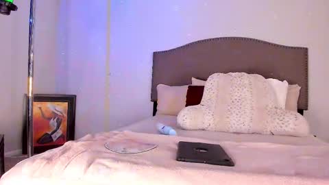 Yaya online show from October 18, 3:00 am