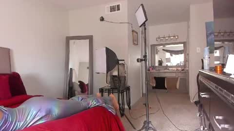 Yaya online show from April 14, 8:34 pm