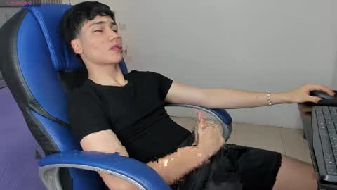 Sam online show from April 18, 10:21 pm