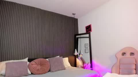 Axel online show from February 3, 8:02 pm