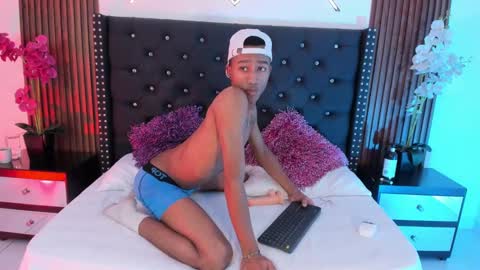 sammyyadams_ online show from September 16, 11:30 pm