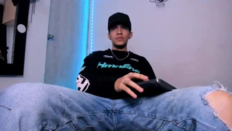   online show from February 7, 9:01 am