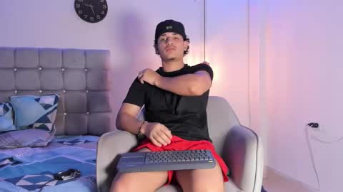 Snapshot of samxx_muscle chatting on September 22, 4:11 pm samxx_muscle online show from September 22, 4:11 pm