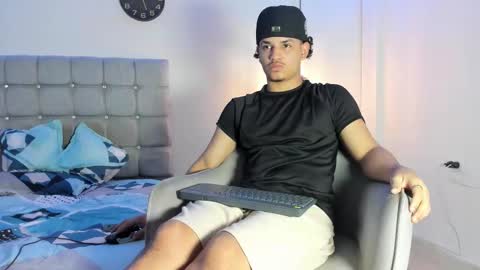 Snapshot of samxx_muscle chatting on September 21, 4:11 pm samxx_muscle online show from September 21, 4:11 pm