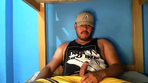 Snapshot of sandalo123 chatting on December 27, 4:54 pm sandalo123 online show from December 27, 4:54 pm