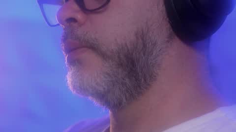 Sanders online show from October 24, 12:33 am