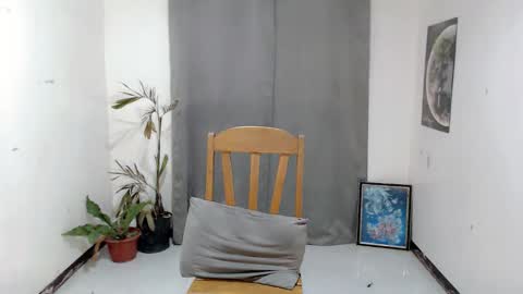 sandraxox1 online show from May 13, 7:23 pm